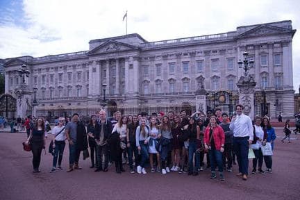 Cambridge summer school students at Buckingham
Palace